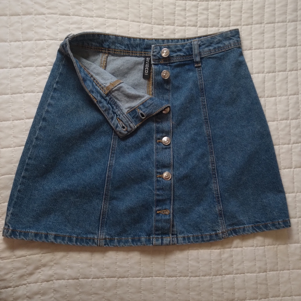 H & M Divided Denim Mini Skirt Size 4